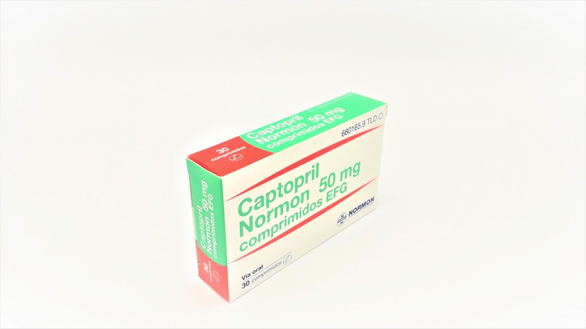 CAPTOPRIL NORMON 50 mg COMPRIMIDOS EFG, 30 comprimidos fotografía del envase.