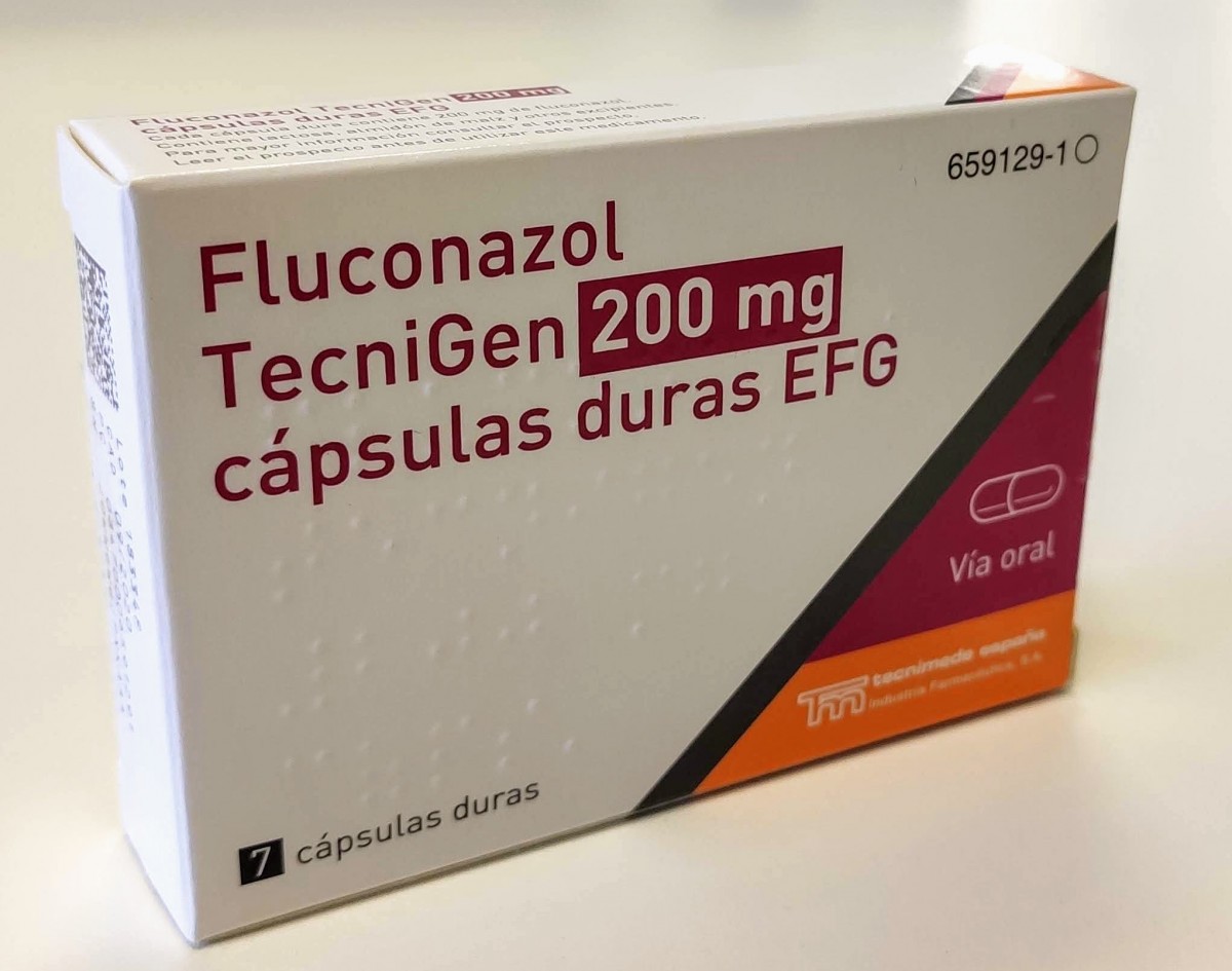 FLUCONAZOL TECNIGEN 200 mg CAPSULAS DURAS EFG, 7 cápsulas fotografía del envase.