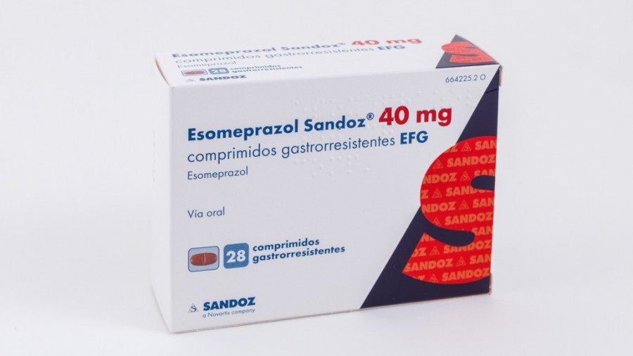 ESOMEPRAZOL SANDOZ 40 mg COMPRIMIDOS GASTRORRESISTENTES EFG , 28 comprimidos fotografía del envase.