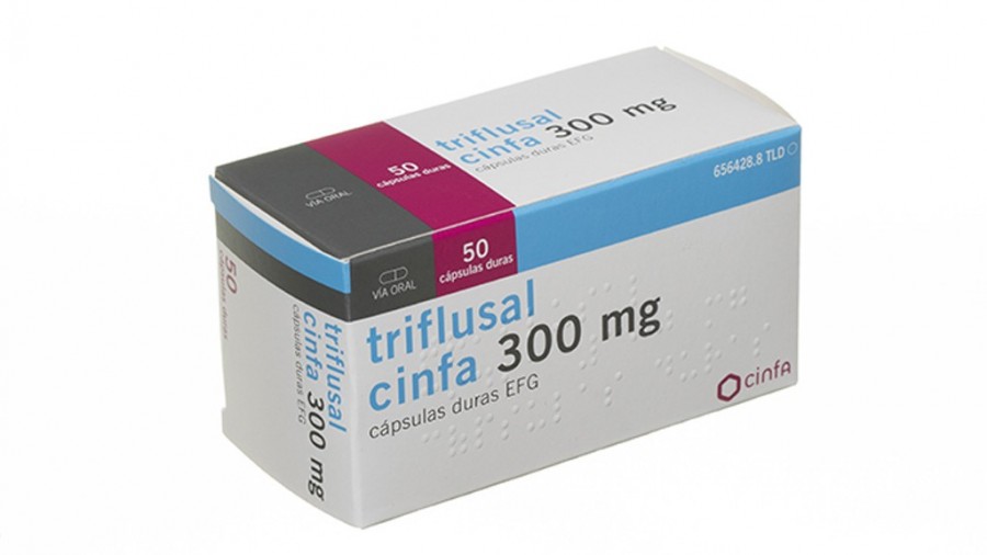 TRIFLUSAL CINFA 300 mg CAPSULAS  DURAS EFG, 30 cápsulas fotografía del envase.