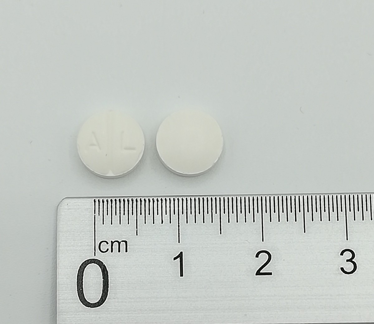 ALOPURINOL NORMON 100 mg COMPRIMIDOS EFG , 500 comprimidos fotografía de la forma farmacéutica.