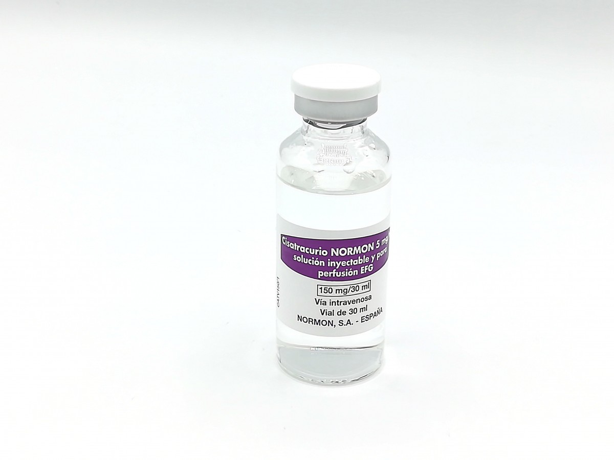 CISATRACURIO NORMON 5 mg/ml SOLUCION INYECTABLE Y PARA PERFUSION EFG, 1 vial de 30 ml fotografía de la forma farmacéutica.
