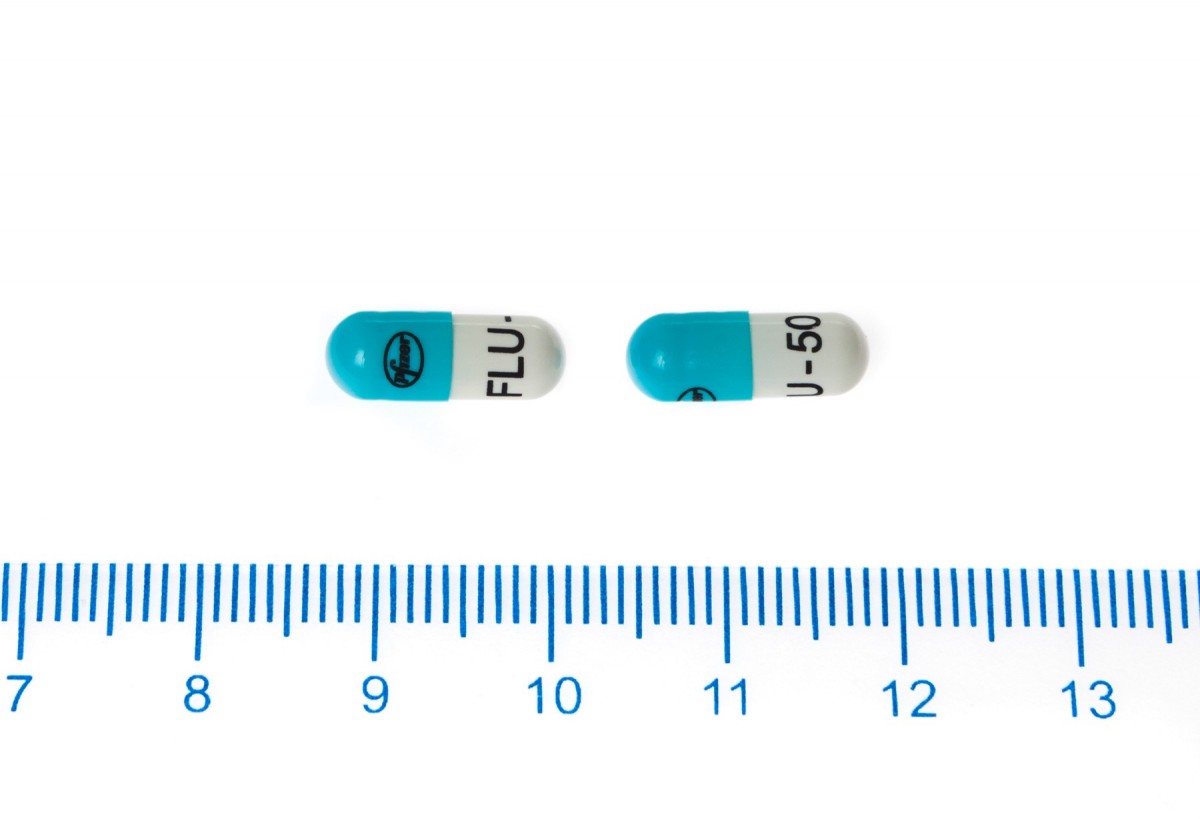 DIFLUCAN  50 mg CAPSULAS DURAS , 7 cápsulas fotografía de la forma farmacéutica.