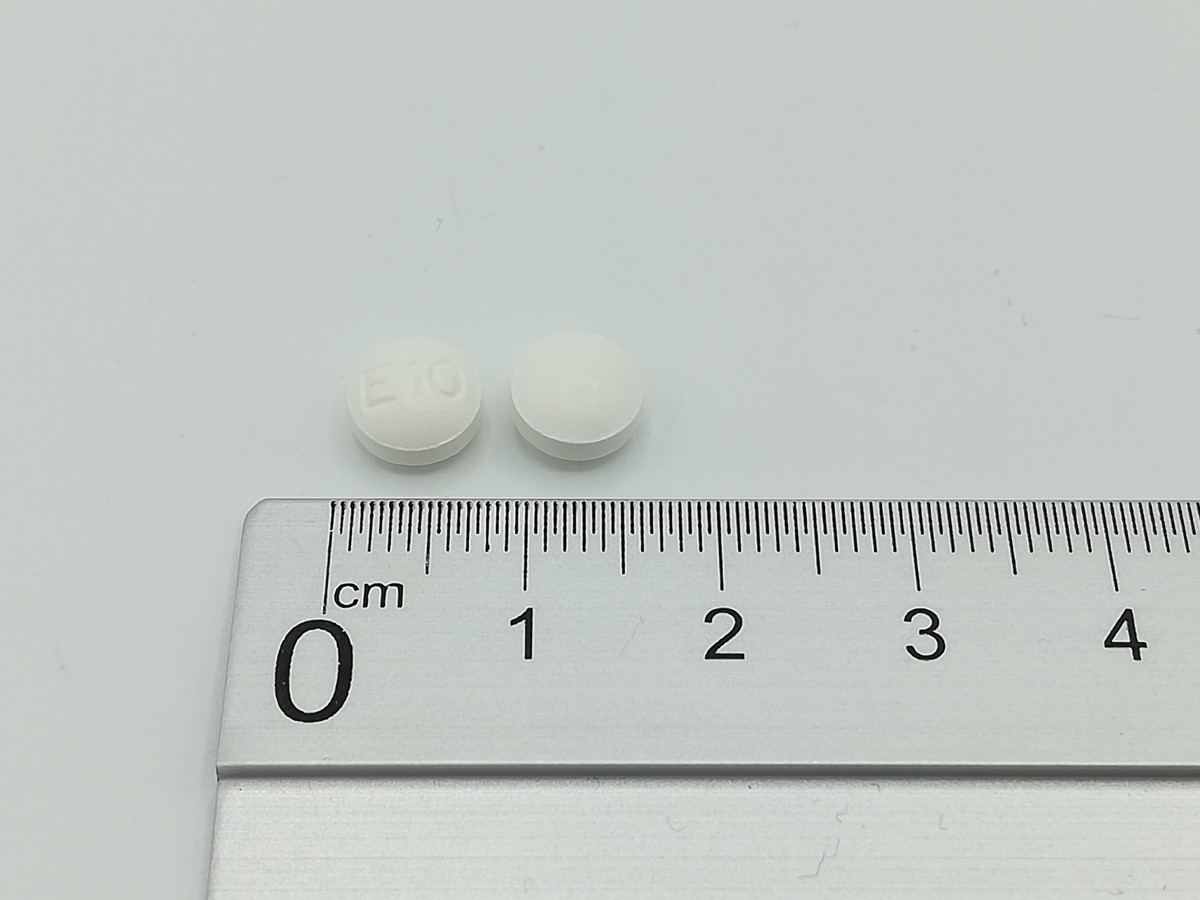 EBASTINA NORMON 10 mg COMPRIMIDOS RECUBIERTOS CON PELICULA EFG, 20 comprimidos fotografía de la forma farmacéutica.