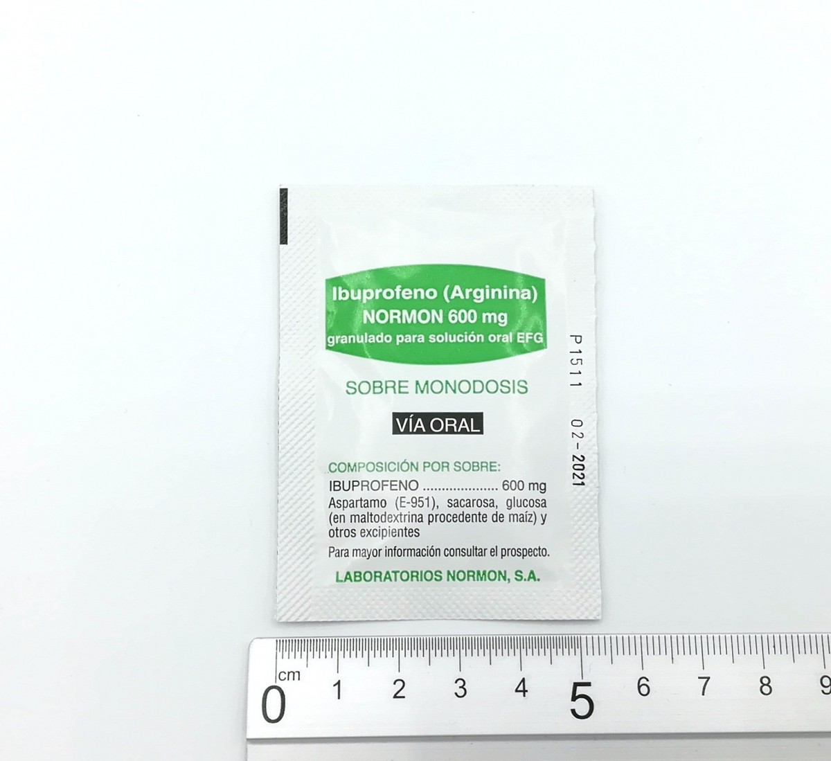IBUPROFENO (ARGININA) NORMON 600 mg GRANULADO PARA SOLUCION ORAL EFG , 500 sobres fotografía de la forma farmacéutica.