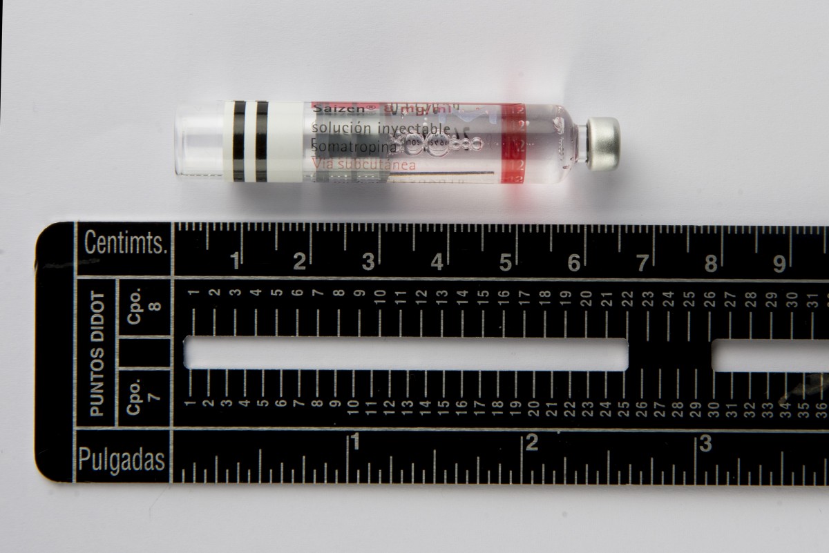 SAIZEN 8 MG/ML SOLUCION INYECTABLE EN CARTUCHOS , 1 cartucho de 2,5 ml (20 mg) fotografía de la forma farmacéutica.