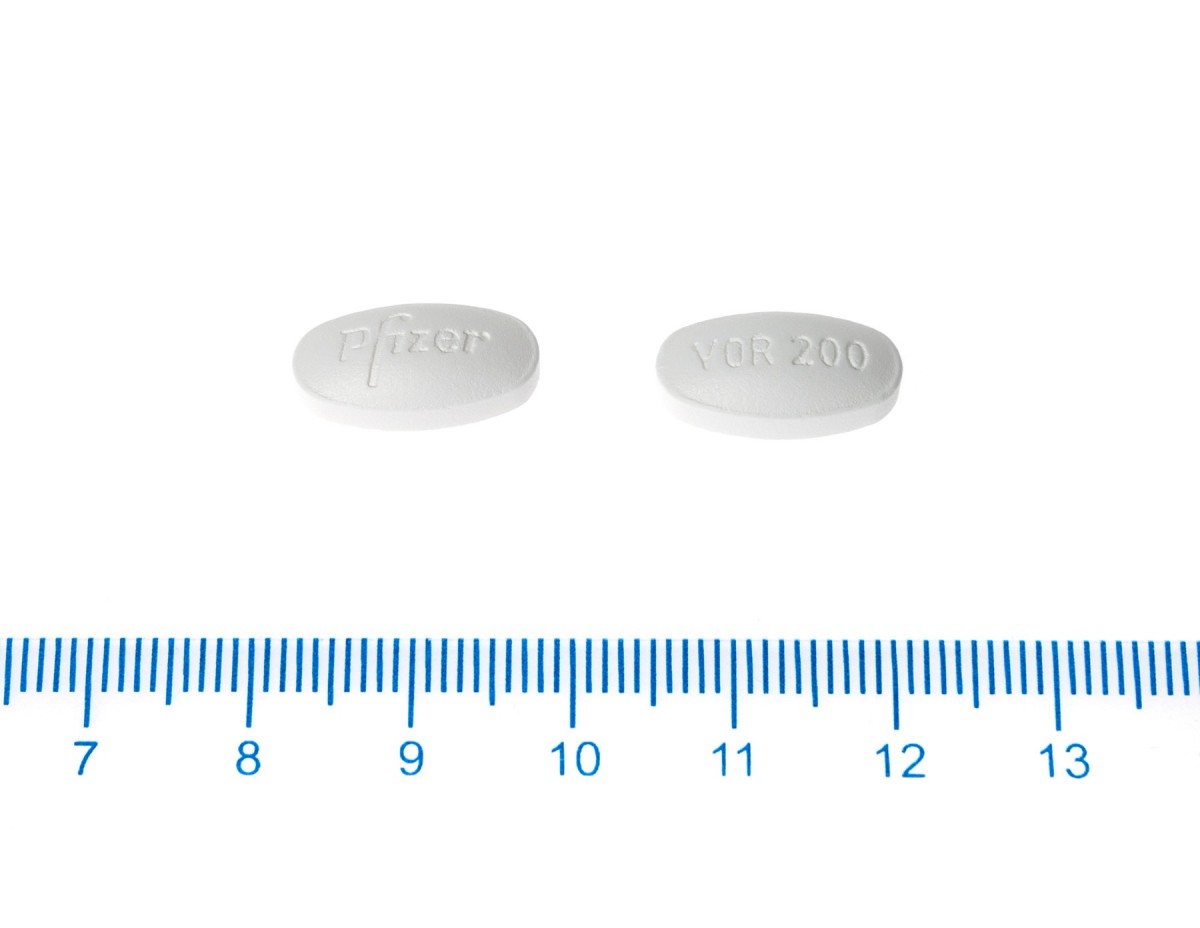 VFEND 200 mg COMPRIMIDOS RECUBIERTOS CON PELICULA, 14 comprimidos fotografía de la forma farmacéutica.