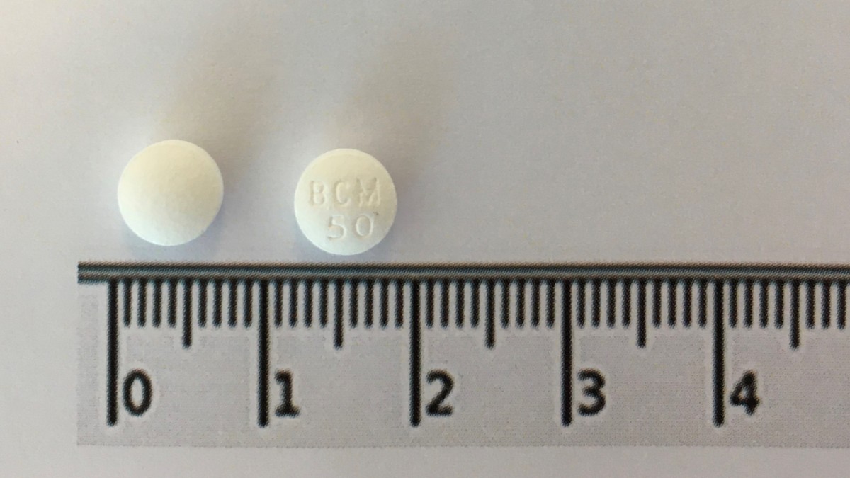 WIBICAL 50 mg COMPRIMIDOS RECUBIERTOS CON PELICULA EFG, 30 comprimidos fotografía de la forma farmacéutica.