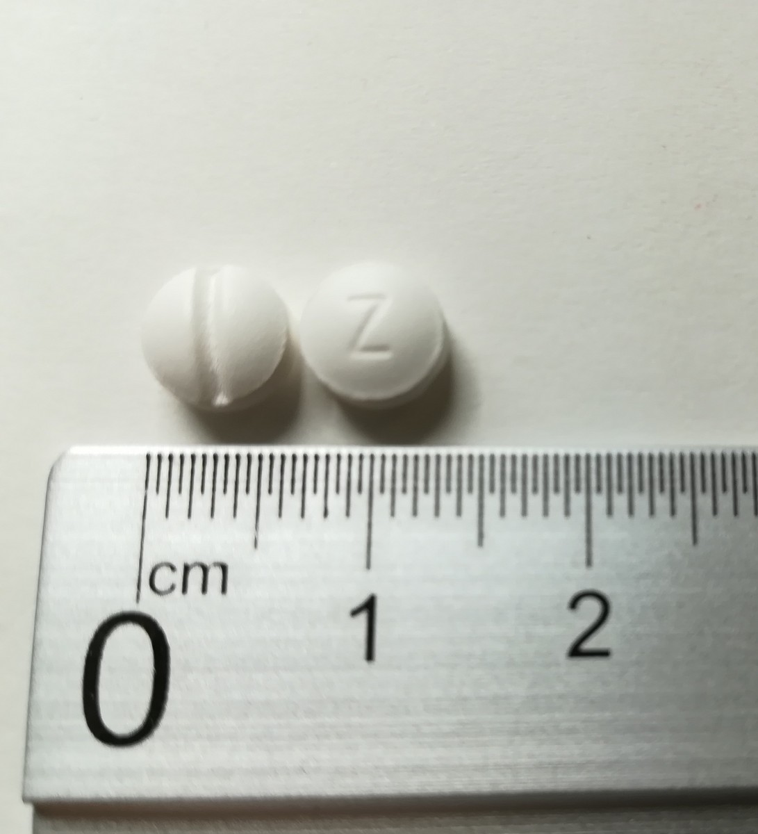 ZOLPIDEM NORMON 10 mg COMPRIMIDOS RECUBIERTOS CON PELICULA EFG , 500 comprimidos fotografía de la forma farmacéutica.