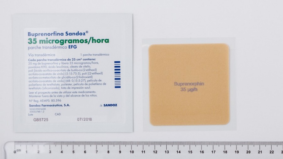 BUPRENORFINA SANDOZ 35 MICROGRAMOS/HORA PARCHE TRANSDERMICO EFG , 5 parches transdérmicos fotografía de la forma farmacéutica.