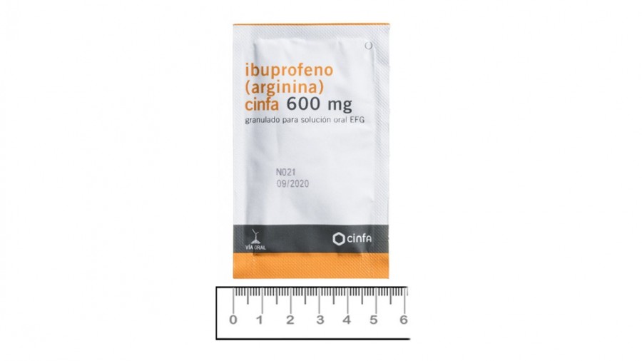 IBUPROFENO (ARGININA)  CINFA 600 mg GRANULADO PARA SOLUCION ORAL EFG , 40 sobres fotografía de la forma farmacéutica.