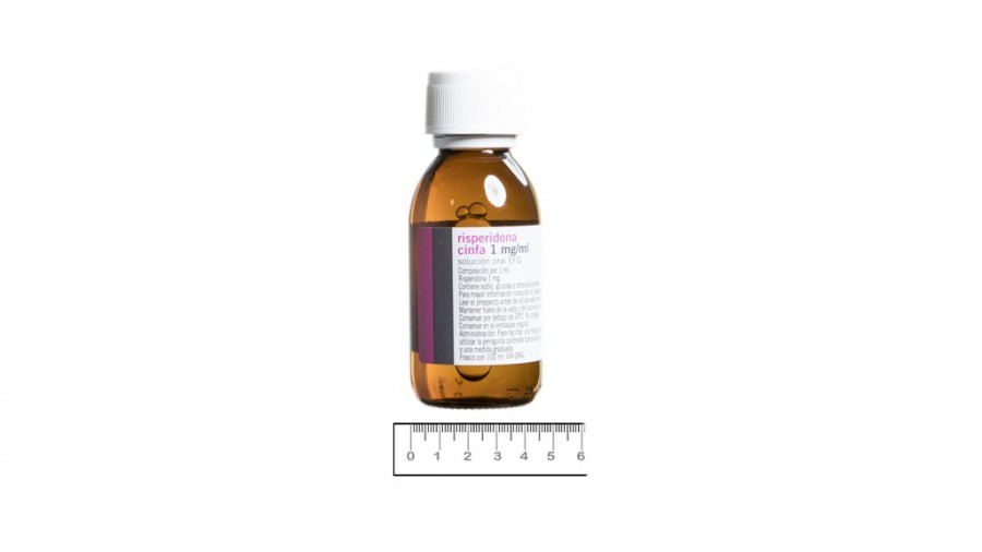 RISPERIDONA CINFA 1 mg/ml SOLUCION ORAL EFG, 1 frasco de 30 ml fotografía de la forma farmacéutica.