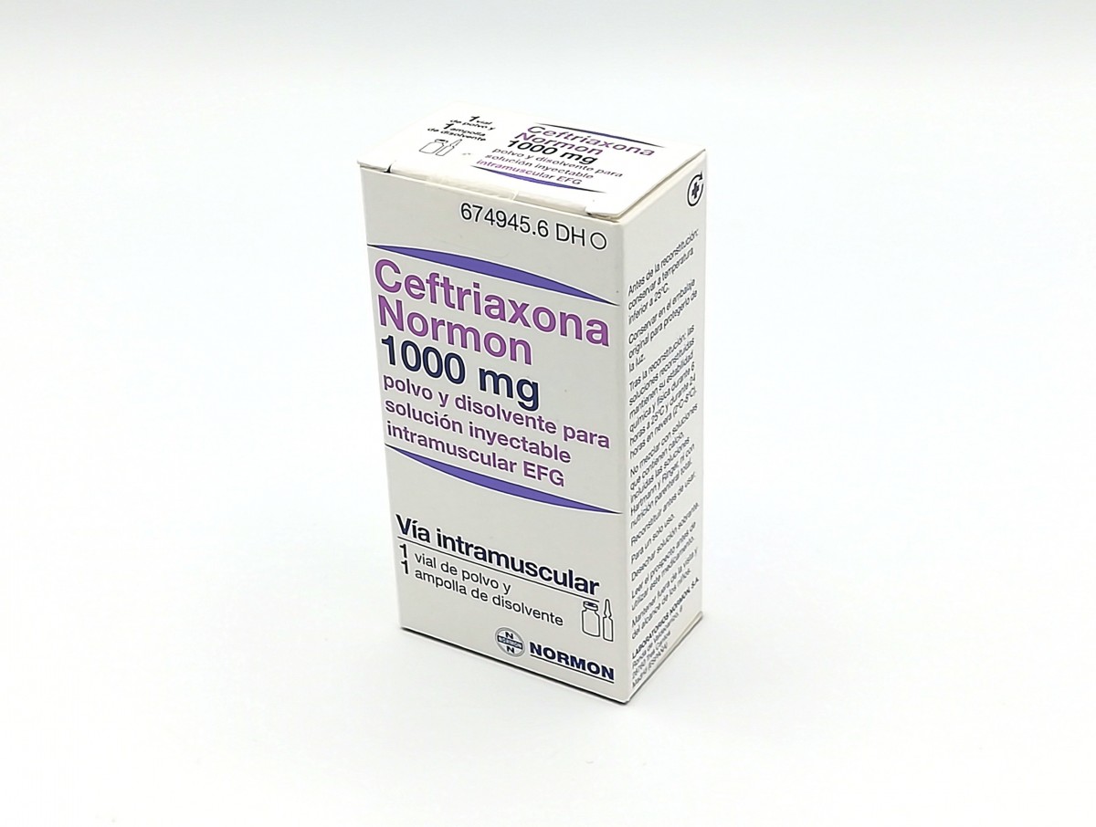CEFTRIAXONA NORMON 1000 mg POLVO Y DISOLVENTE PARA SOLUCIÓN INYECTABLE INTRAMUSCULAR EFG , 1 vial + 1 ampolla de disolvente fotografía del envase.