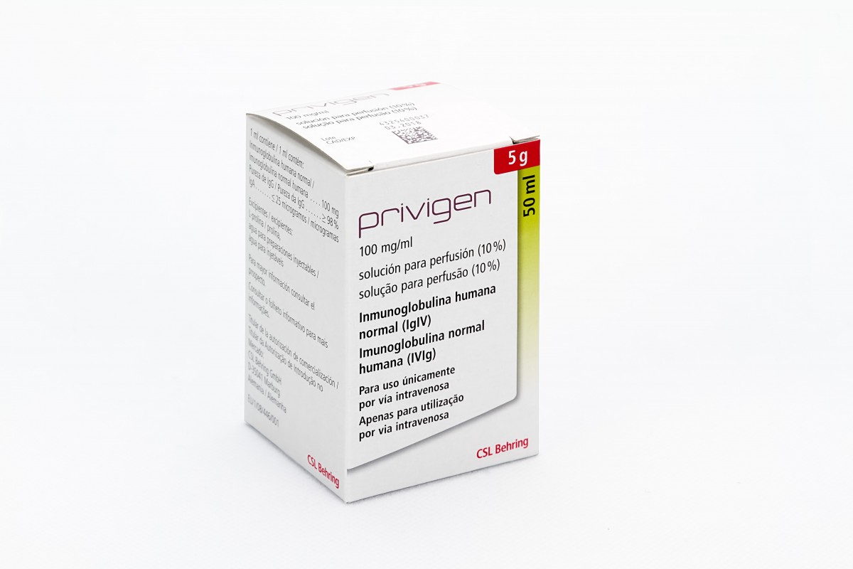 PRIVIGEN 100 mg/ml SOLUCION PARA PERFUSION, 1 vial de 50 ml fotografía del envase.