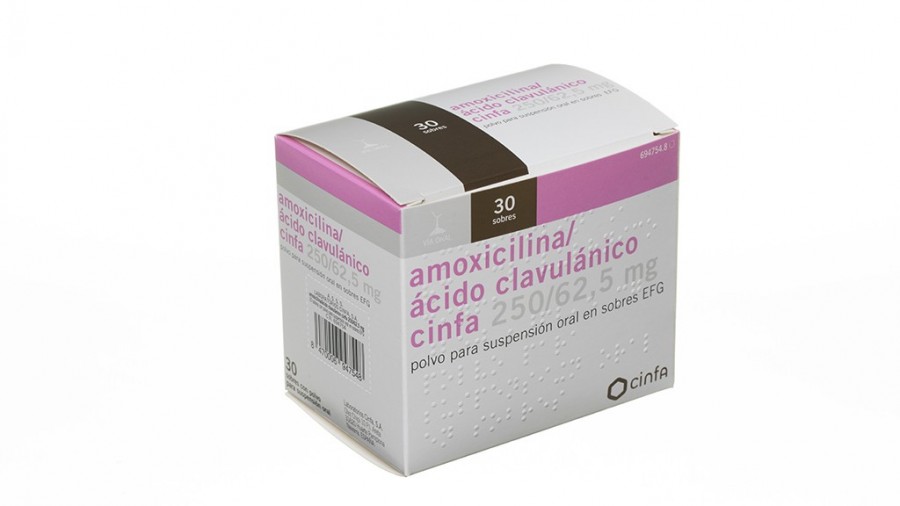 AMOXICILINA/ACIDO CLAVULANICO CINFA 250 mg /62,5 mg POLVO PARA SUSPENSION ORAL EN SOBRES EFG, 24 sobres fotografía del envase.