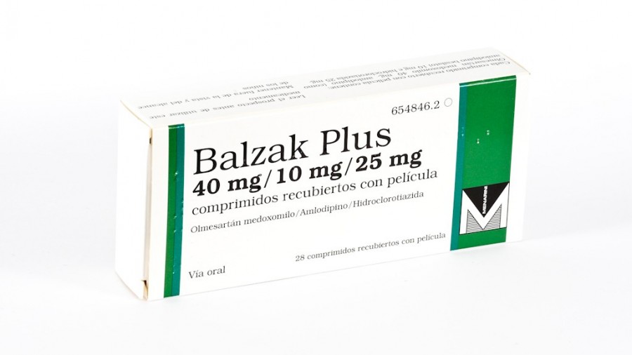BALZAK PLUS 40 mg/10 mg/25 mg COMPRIMIDOS RECUBIERTOS CON PELICULA , 28 comprimidos fotografía del envase.