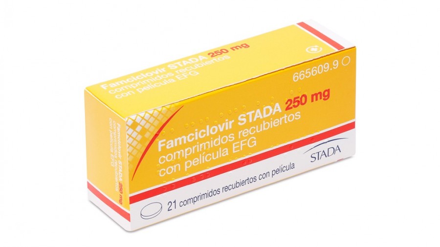 FAMCICLOVIR STADA 250 mg COMPRIMIDOS RECUBIERTOS CON PELICULA EFG, 21 comprimidos fotografía del envase.