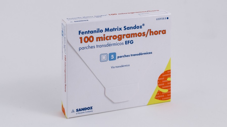 FENTANILO MATRIX SANDOZ 100 microgramos/HORA PARCHES TRANSDERMICOS EFG, 5 parches fotografía del envase.