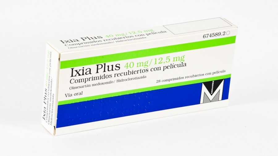 IXIA PLUS 40 mg/12,5 mg COMPRIMIDOS RECUBIERTOS CON PELICULA , 28 comprimidos fotografía del envase.