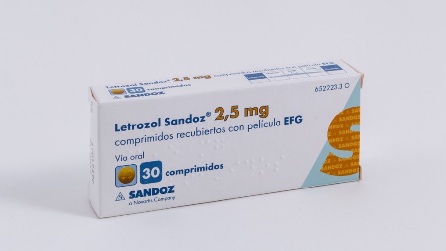 LETROZOL SANDOZ 2,5 mg COMPRIMIDOS RECUBIERTOS CON PELICULA EFG, 30 comprimidos fotografía del envase.