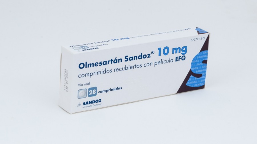 OLMESARTAN SANDOZ 10 mg COMPRIMIDOS RECUBIERTOS CON PELICULA EFG, 28 comprimidos fotografía del envase.