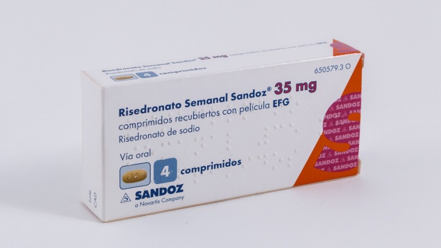 RISEDRONATO SEMANAL SANDOZ 35 mg COMPRIMIDOS RECUBIERTOS CON PELICULA EFG , 4 comprimidos fotografía del envase.