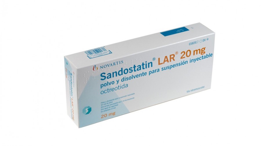 SANDOSTATIN LAR 20 mg POLVO Y DISOLVENTE PARA SUSPENSION INYECTABLE, 1 vial (polco) + 1 jeringa precargada (disolvente) + 1 adaptador al vial + 1 aguja fotografía del envase.