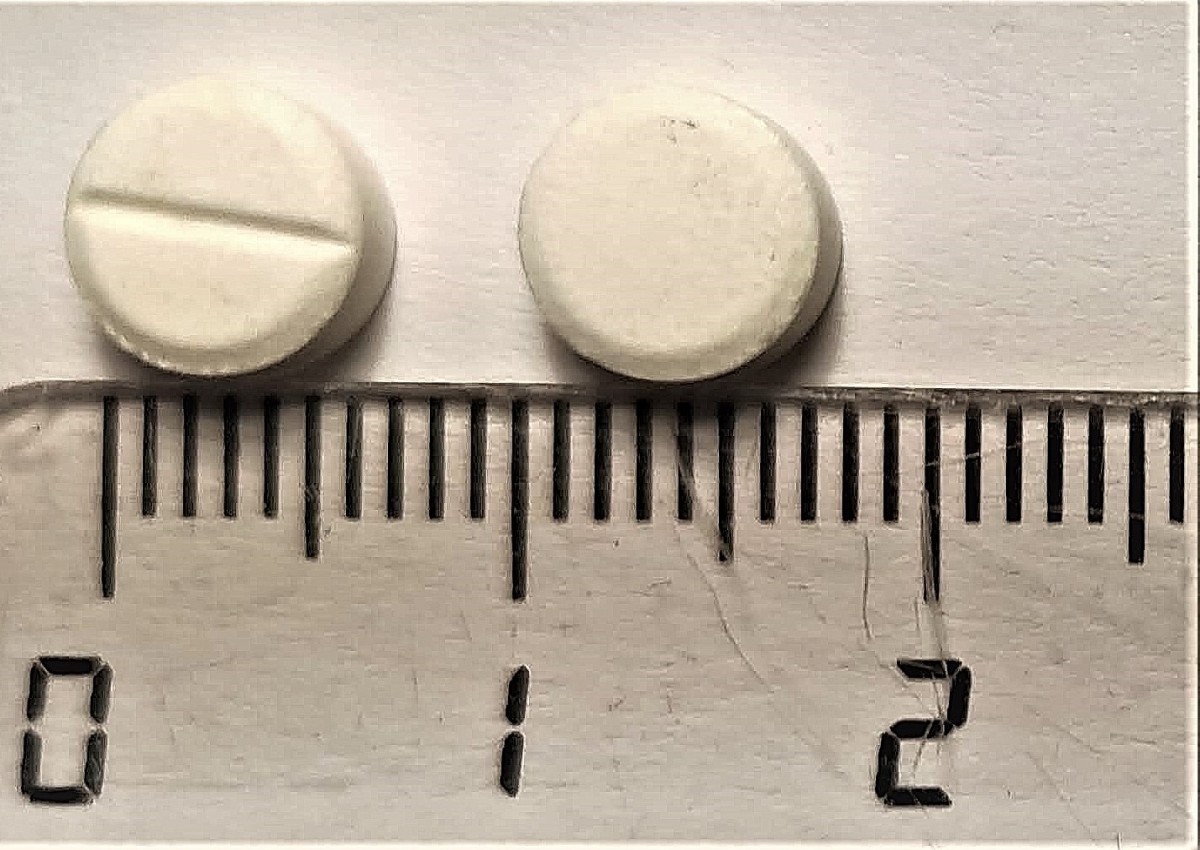 ACARBOSA TECNIGEN 100 mg COMPRIMIDOS, 100 comprimidos fotografía de la forma farmacéutica.