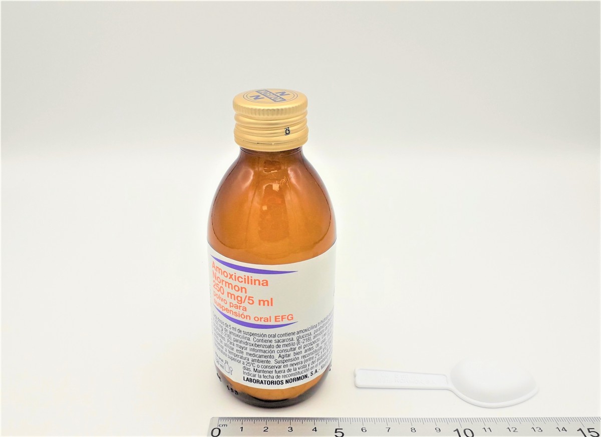 AMOXICILINA NORMON 250 MG/5 ML POLVO PARA SUSPENSIÓN ORAL EFG  , 20 frascos de 120 ml fotografía de la forma farmacéutica.