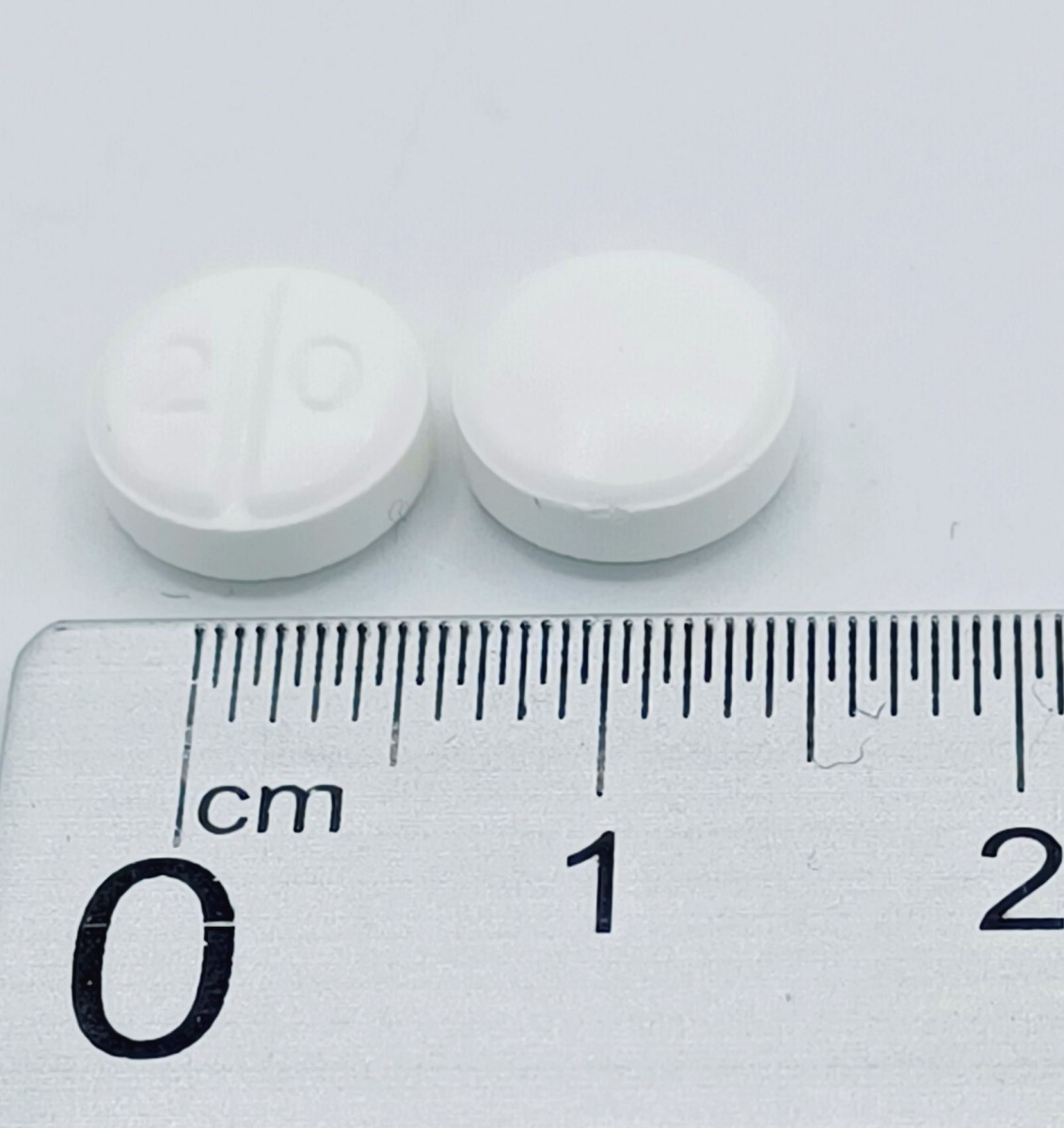 ARIPIPRAZOL NORMON 20 MG COMPRIMIDOS, 28 comprimidos fotografía de la forma farmacéutica.