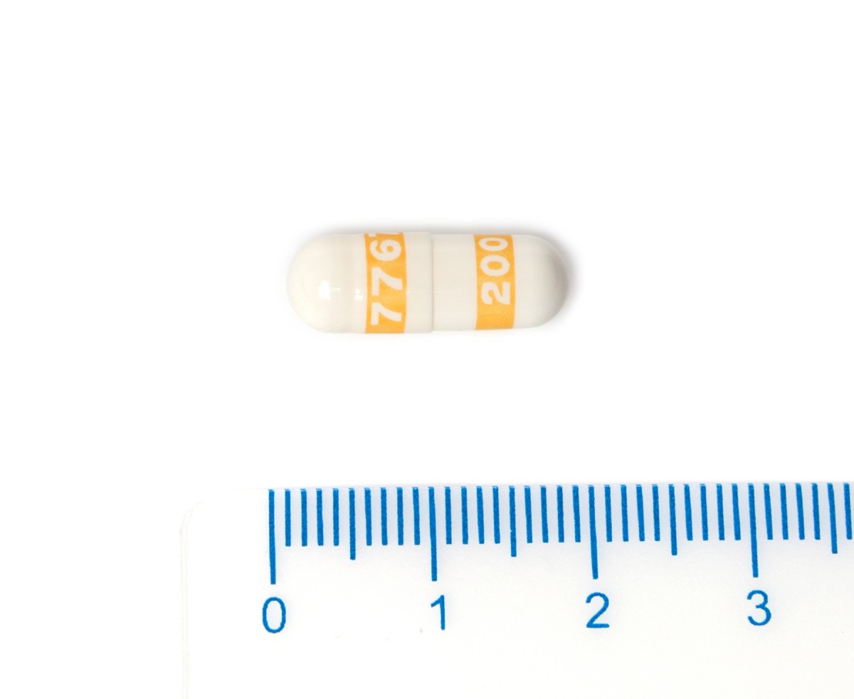 ARTILOG 200 mg CAPSULAS DURAS , 30 cápsulas fotografía de la forma farmacéutica.