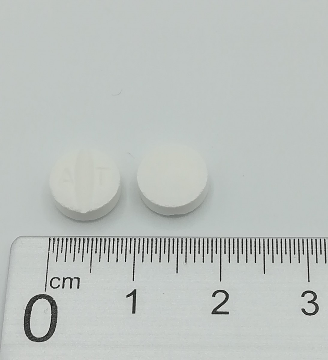 ATENOLOL NORMON 50 mg COMPRIMIDOS RECUBIERTOS EFG , 60 comprimidos fotografía de la forma farmacéutica.