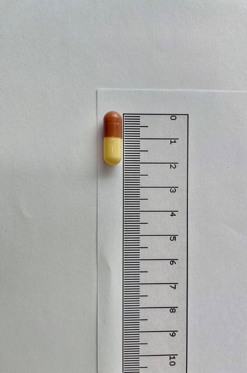 ATORDUO 10 MG/10 MG CAPSULAS DURAS, 30 cápsulas fotografía de la forma farmacéutica.