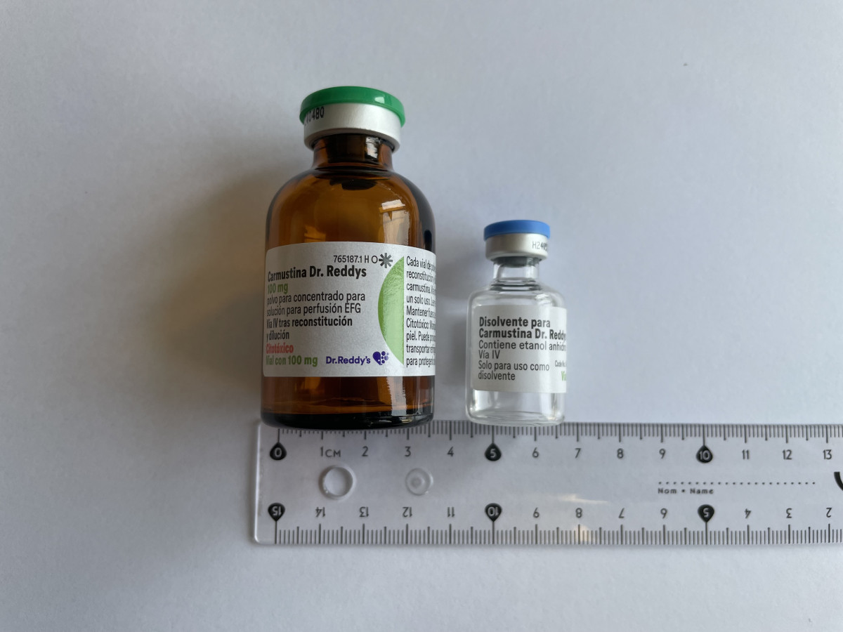 CARMUSTINA DR. REDDYS 100 MG POLVO Y DISOLVENTE  PARA CONCENTRADO PARA SOLUCION PARA PERFUSION EFG, 1 vial con 100 mg + 1 vial con 3 ml de disolvente fotografía de la forma farmacéutica.