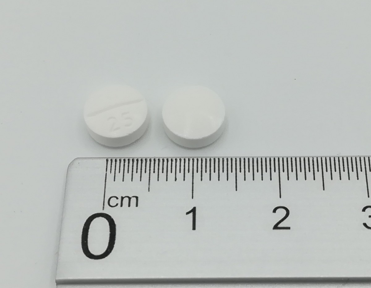 CARVEDILOL NORMON 25 mg COMPRIMIDOS EFG , 500 comprimidos fotografía de la forma farmacéutica.