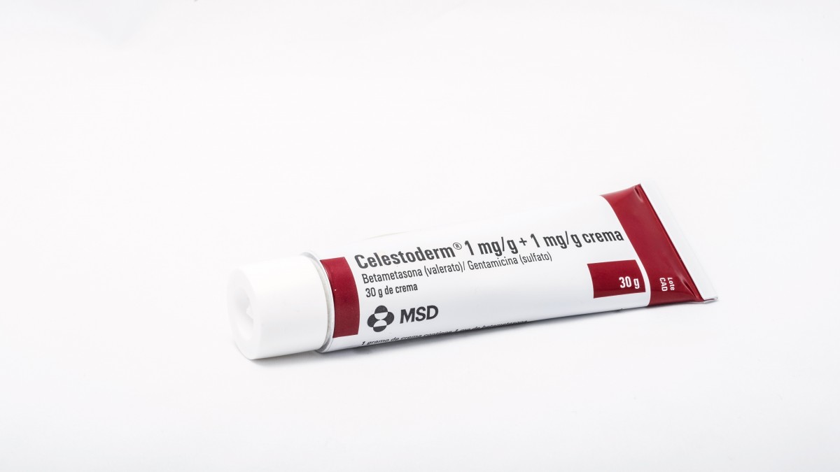 CELESTODERM 1 mg/g + 1 mg/g  CREMA , 1 tubo de 30 g fotografía de la forma farmacéutica.