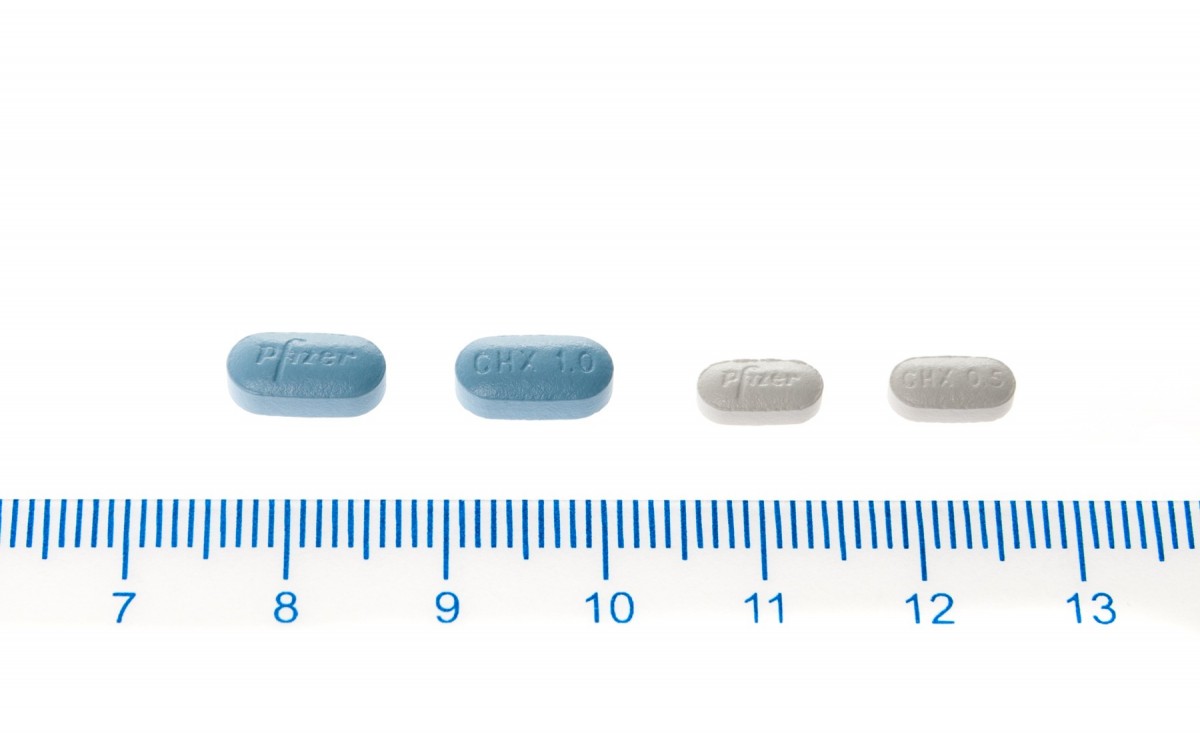 CHAMPIX 0,5 mg y 1 mg comprimidos recubiertos con pelicula 11x 0,5 mg + 14 x 1 mg + 28 x 1 mg fotografía de la forma farmacéutica.