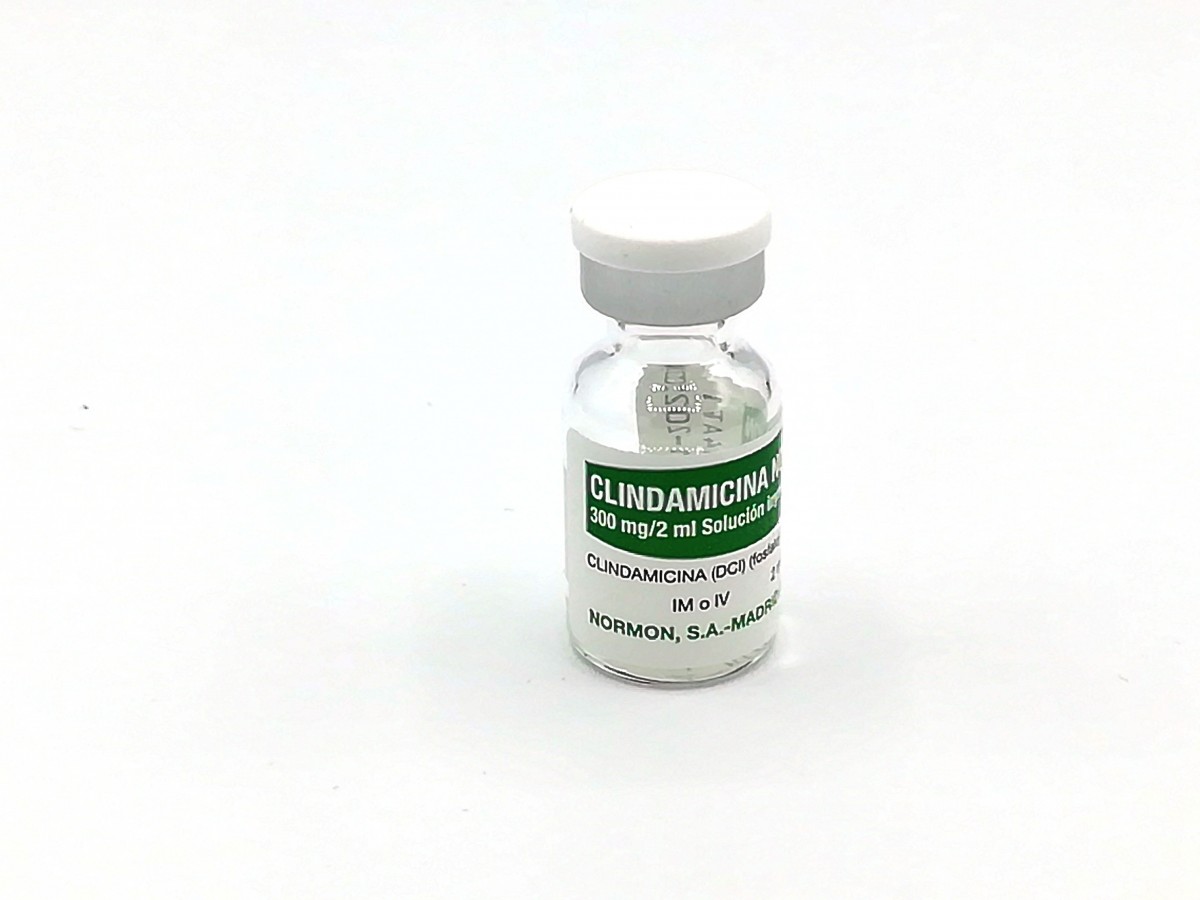 CLINDAMICINA NORMON 300 mg/2 ml SOLUCION INYECTABLE EFG , 1 vial de 2 ml fotografía de la forma farmacéutica.