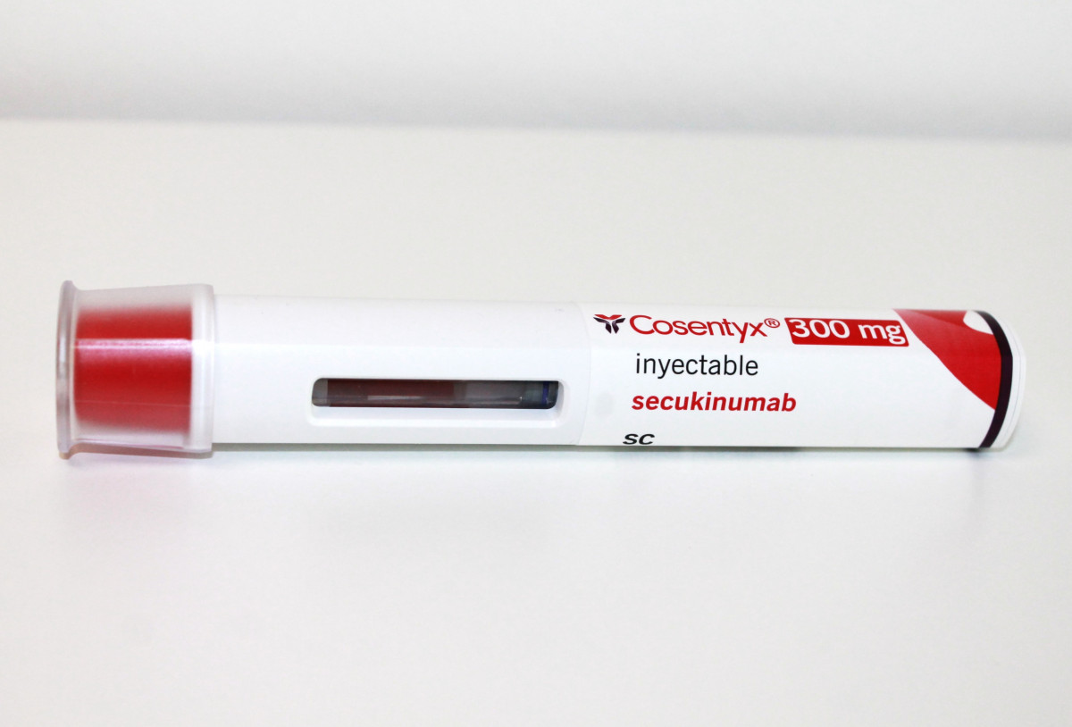 COSENTYX 300 MG SOLUCION INYECTABLE EN PLUMA PRECARGADA, 1 pluma precargada de 2 ml fotografía de la forma farmacéutica.