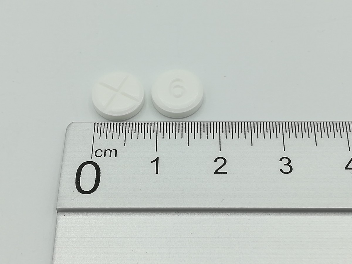 DEFLAZACORT NORMON 6 mg COMPRIMIDOS EFG, 20 comprimidos fotografía de la forma farmacéutica.