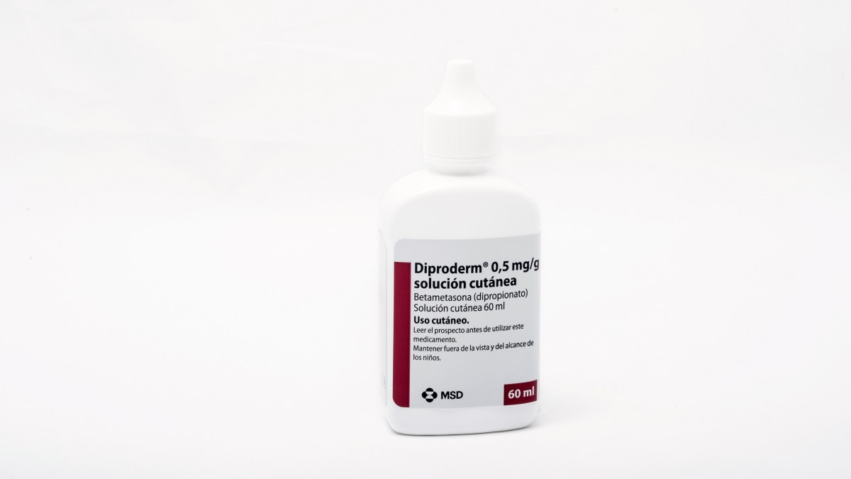 DIPRODERM 0,5 mg/g SOLUCION CUTANEA , 1 frasco de 60 ml fotografía de la forma farmacéutica.