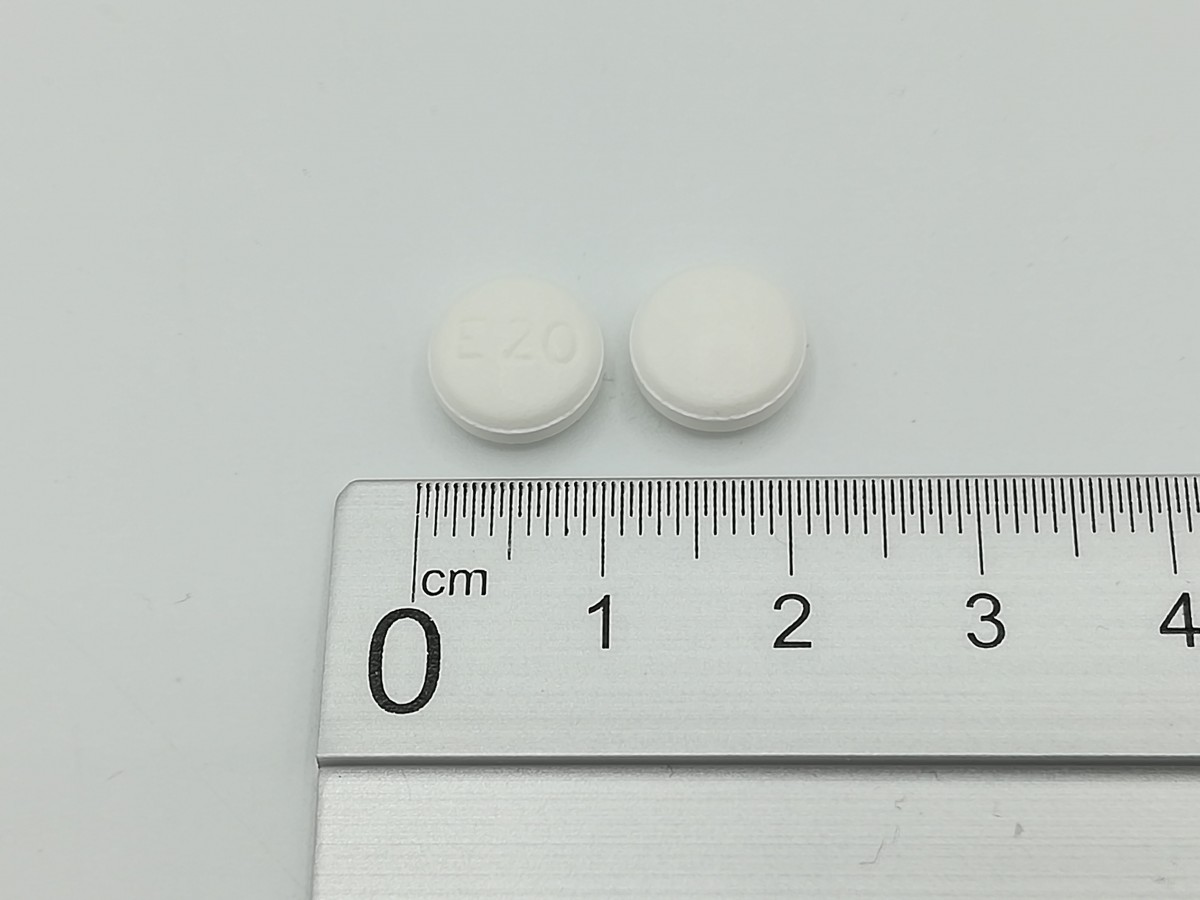 EBASTINA NORMON 20 mg COMPRIMIDOS RECUBIERTOS CON PELICULA EFG, 20 comprimidos fotografía de la forma farmacéutica.