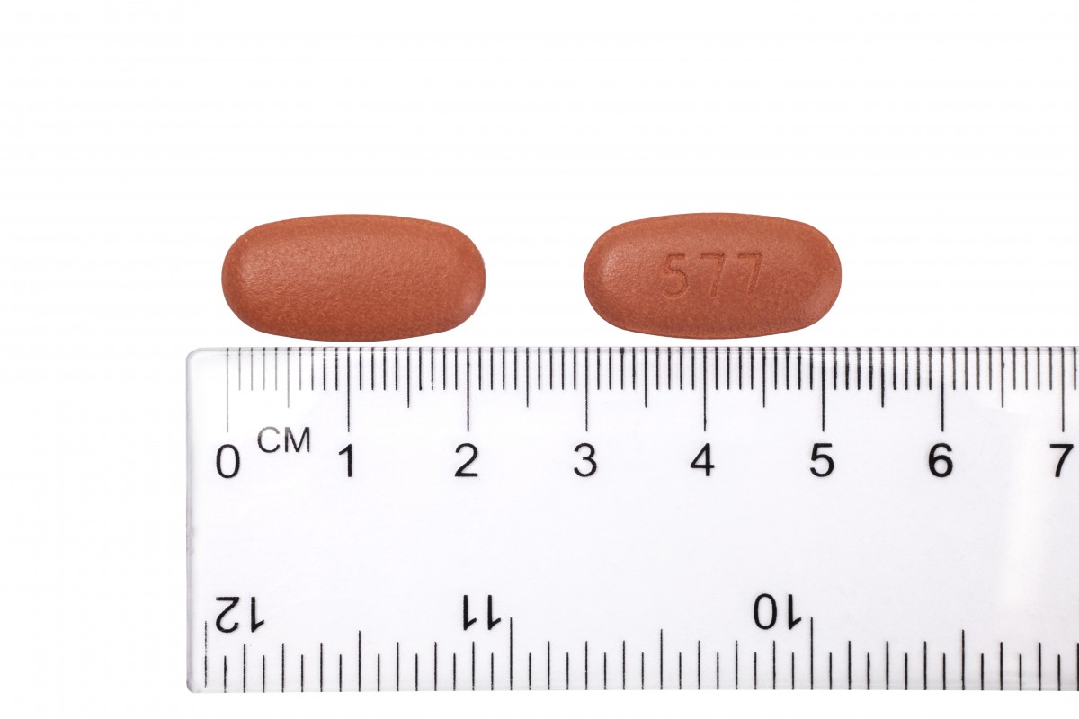 EFFICIB 50 mg/1000 mg COMPRIMIDOS RECUBIERTOS CON PELICULA, 56 comprimidos fotografía de la forma farmacéutica.