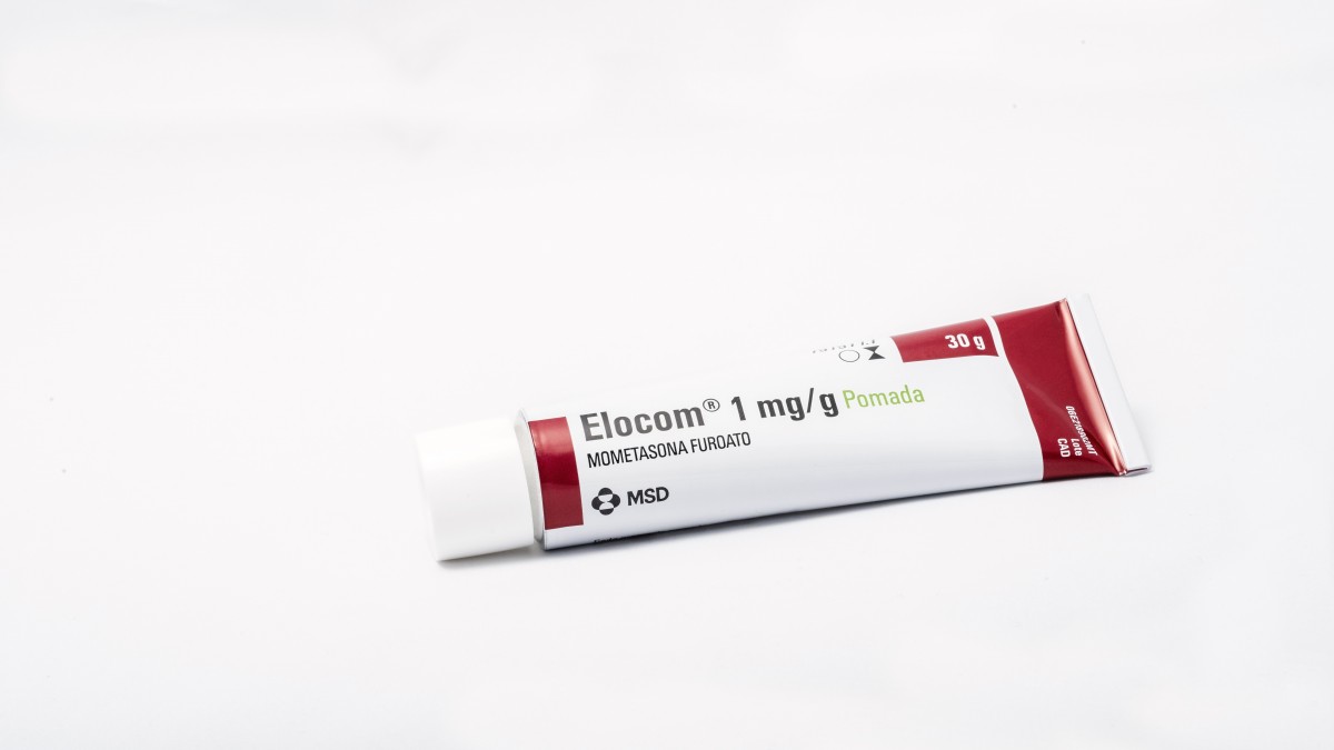 ELOCOM 1 mg/g POMADA, 1 tubo de 30 g fotografía de la forma farmacéutica.