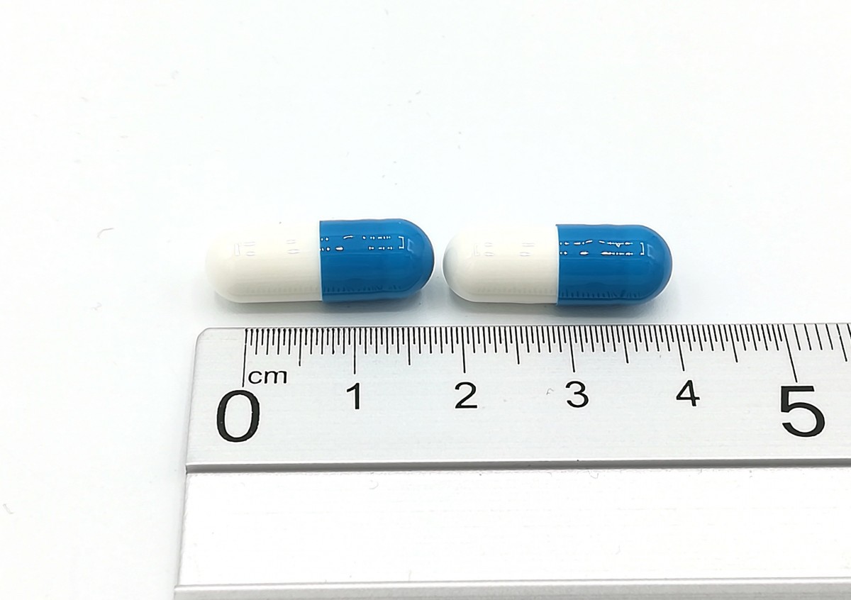 FLUCONAZOL NORMON 200 mg CAPSULAS DURAS EFG , 7 cápsulas fotografía de la forma farmacéutica.