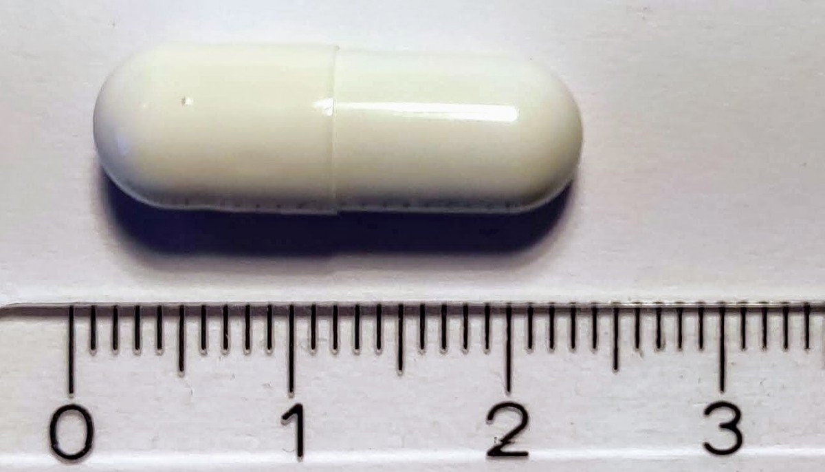 FLUCONAZOL TECNIGEN 200 mg CAPSULAS DURAS EFG, 7 cápsulas fotografía de la forma farmacéutica.