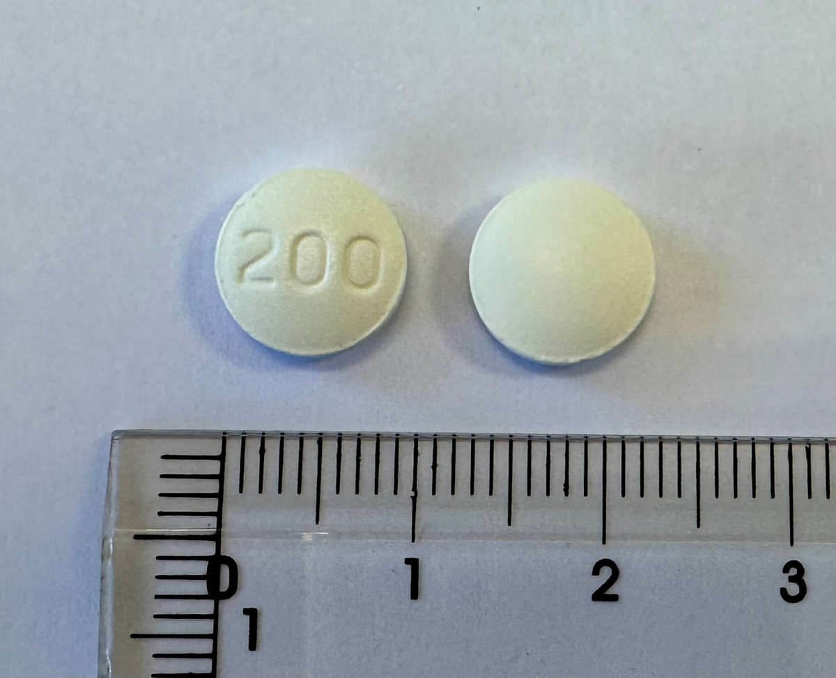HIDROXICLOROQUINA UXA 200 MG COMPRIMIDOS RECUBIERTOS CON PELICULA EFG, 30 comprimidos fotografía de la forma farmacéutica.