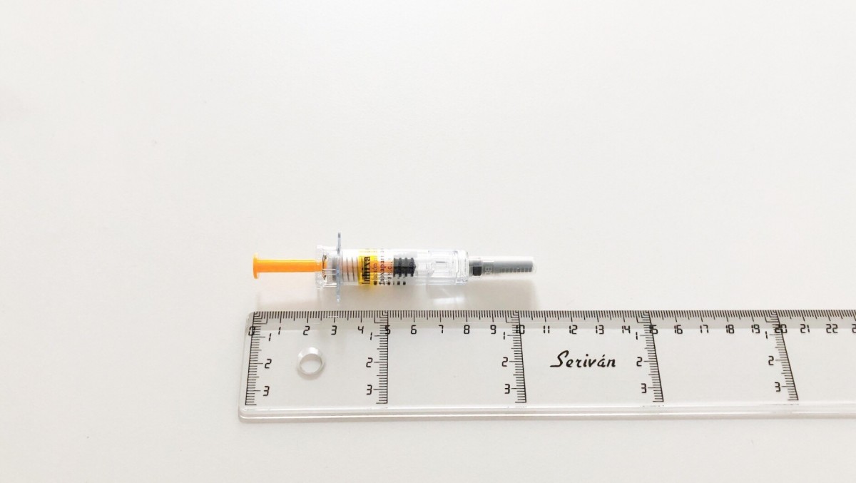 INHIXA 4.000 UI (40 MG)/0,4 ML SOLUCION INYECTABLE, 2 jeringas precargadas de 0,4 ml (aguja con protector) fotografía de la forma farmacéutica.