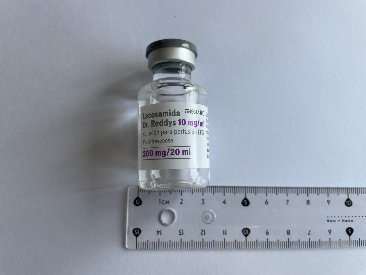 LACOSAMIDA DR REDDYS 10 MG/ML SOLUCION PARA PERFUSION EFG, 1 vial de 20 ml fotografía de la forma farmacéutica.