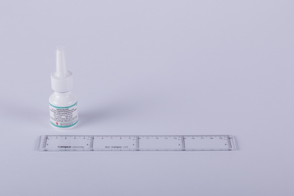NASOALDO 50 microgramos/pulsación suspensión para pulverización nasal , 140 dosis fotografía de la forma farmacéutica.